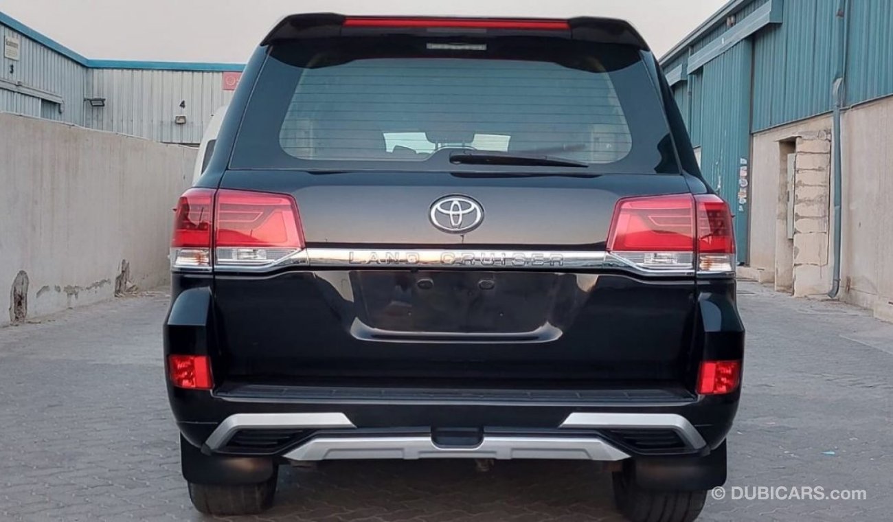 Toyota Land Cruiser 2009 V6 Petrol, [Face-Lifted 2021], Leather Seats, Rear Entertainment, Good Condition.