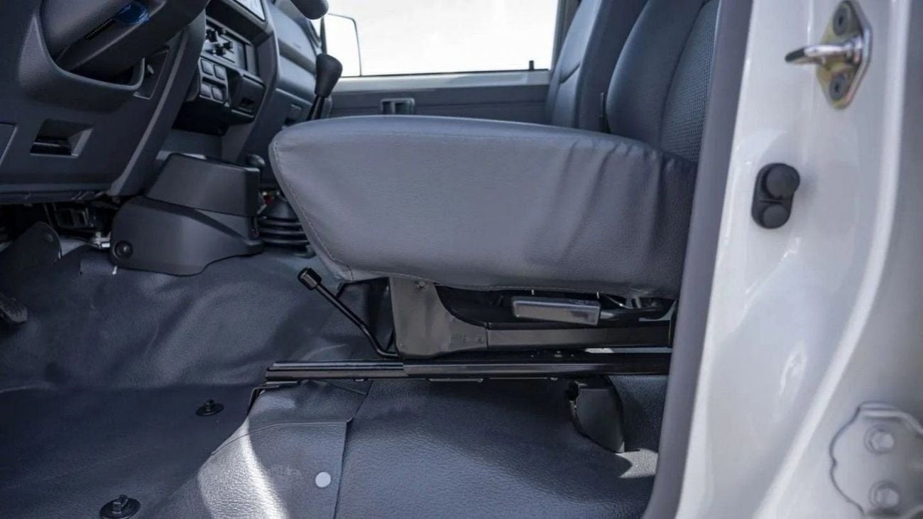 Toyota Land Cruiser Pick Up Toyota Land Cruiser Pickup LC79 4.2L Diesel MT 2024_White