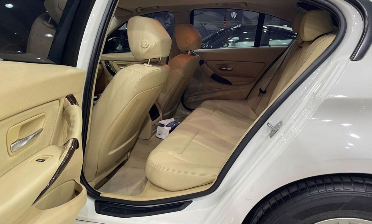 بي أم دبليو 320 FULL OPTIONS Exclusive 2.0L BMW 3 Series 320 2014