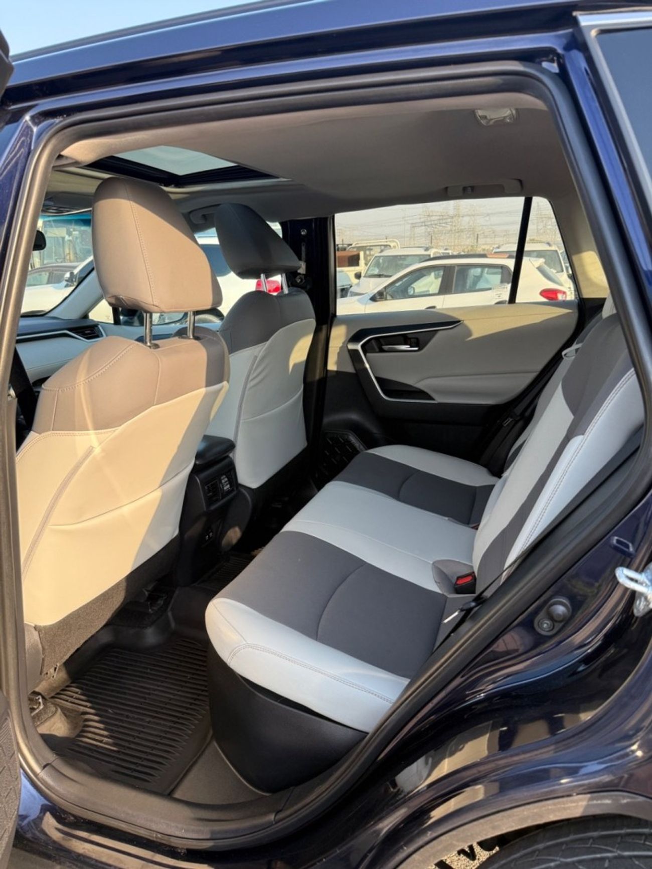 Toyota RAV4 XLE 2.5L