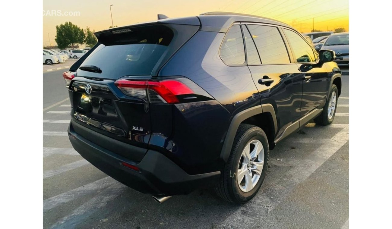 Toyota RAV4 2019 TOYOTA RAV4 XLE / FULL OPTION