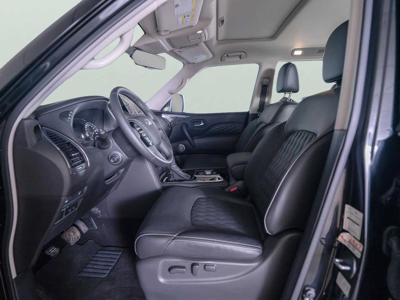 Infiniti QX80 LUXE 5.6