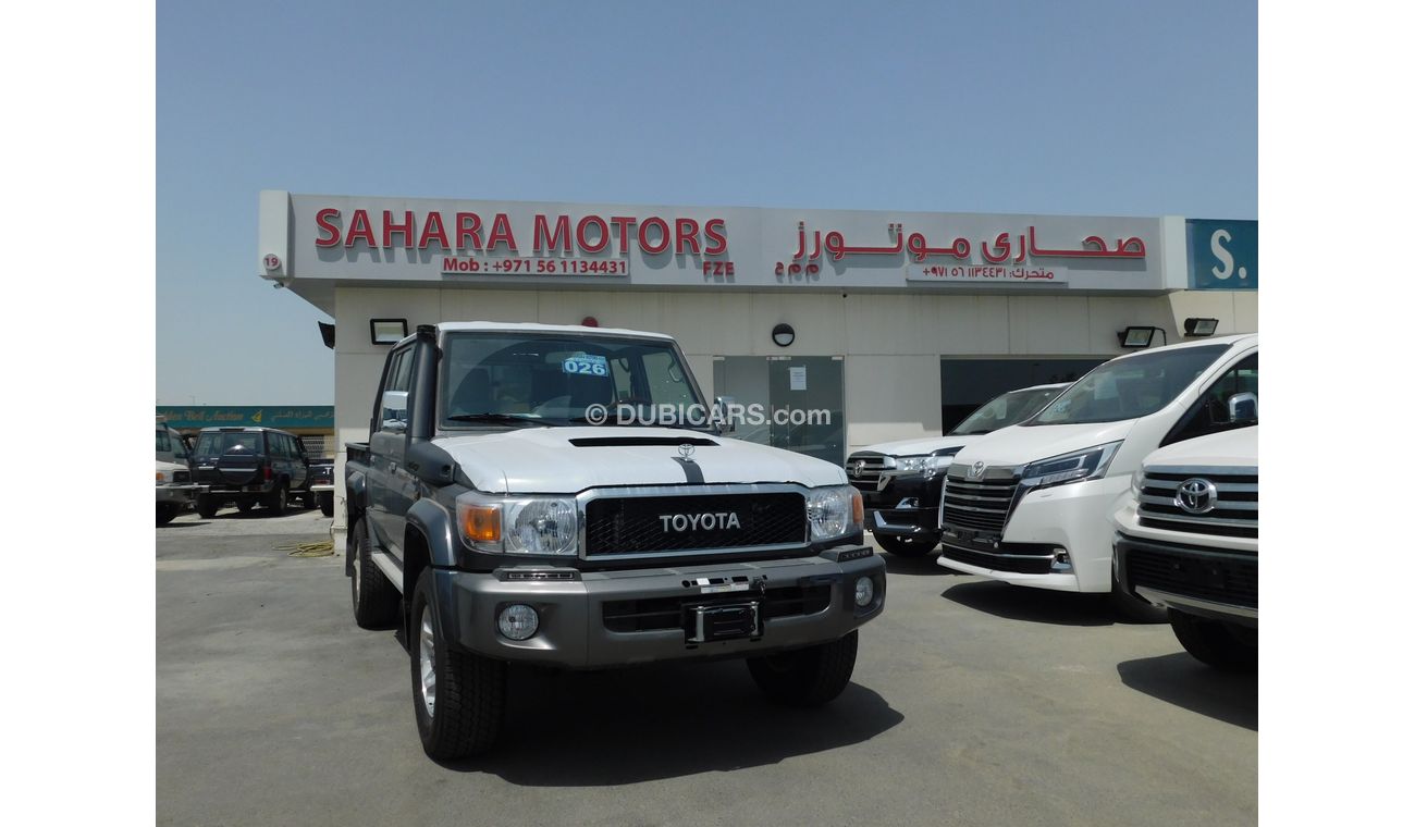 Toyota Land Cruiser Pick Up 79 Double Cab Pickup LX V8 4.5L TD 5 Seat 4WD M/T(Only on Sahara Motors)