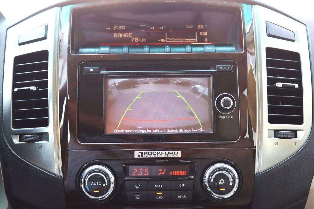 Mitsubishi Pajero GLS Highline Top 3.8L Mitsubishi Pajero 2018 GCC, accident-free, 3.8L (6) cylinder engine, 7 seats -