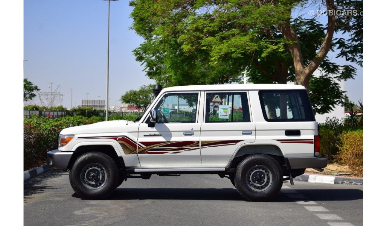 تويوتا لاند كروزر هارد توب 76 LX  V8 4.5 TURBO DIESEL 4WD MANUAL TRANSMISION WAGON