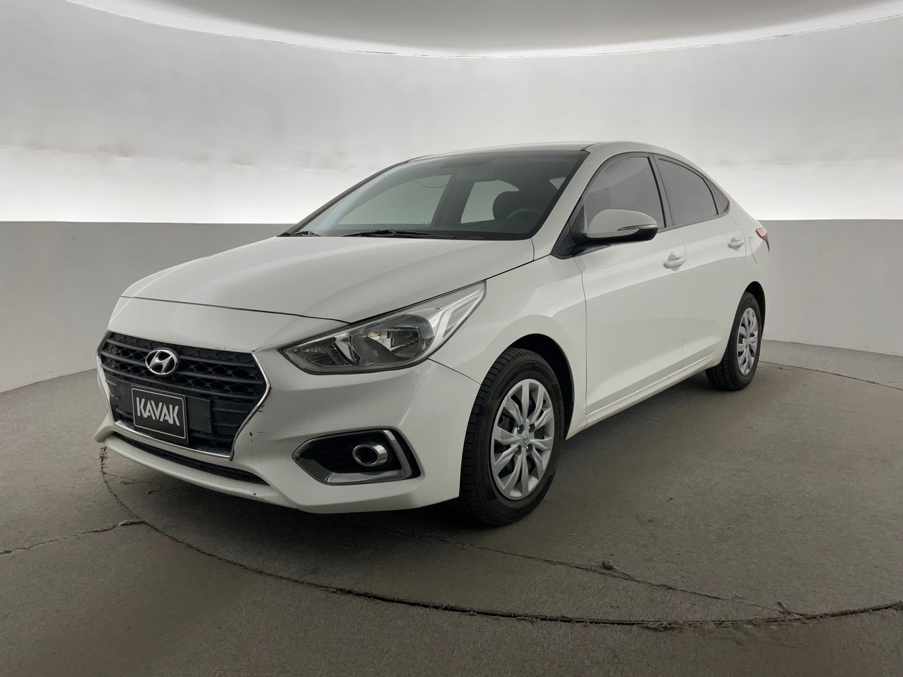 هيونداي أكسنت Smart / GL | National Day Celebration | شامل الضمان | 0 ﺪﻔﻋﺓ ﺃﻮﻟﻯ