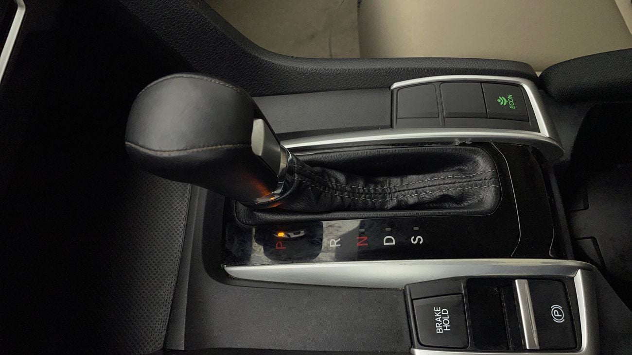 هوندا سيفيك LX SPORT 1.6 | بدون دفعة مقدمة | اختبار القيادة في المنزل