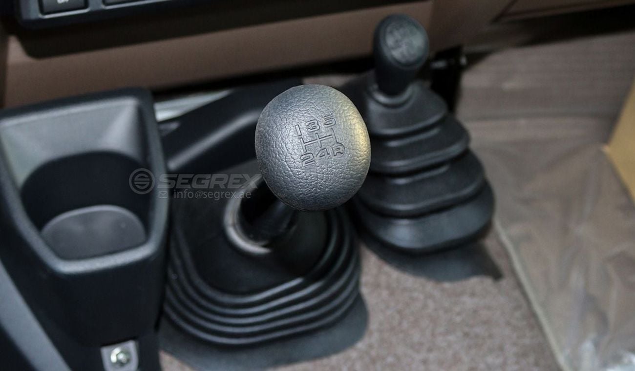 تويوتا لاند كروزر 70 2025 Model Toyota Land Cruiser Hardtop LC76, 2.8L Diesel 4WD 5M/T