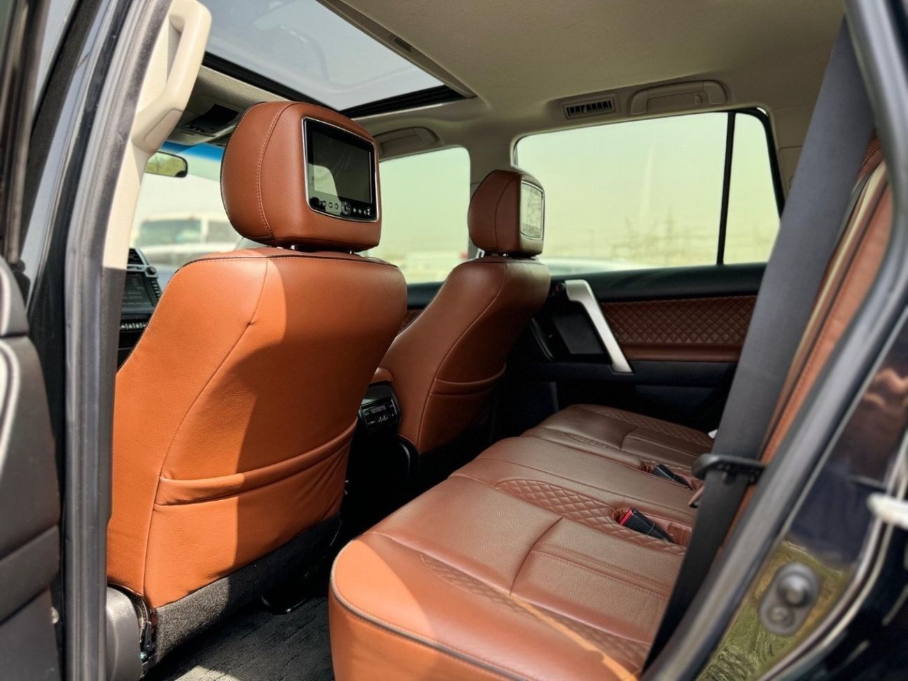 Toyota Prado Toyota prado 2017 V4 black color full options