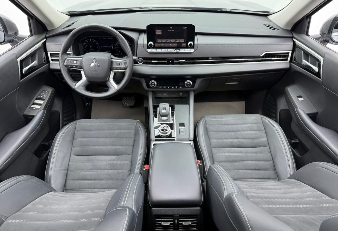 Mitsubishi Outlander 2023 Mitsubishi Outlander, 2026 Mitsubishi Warranty, Full Mitsubishi Service History, Low Km, GCC