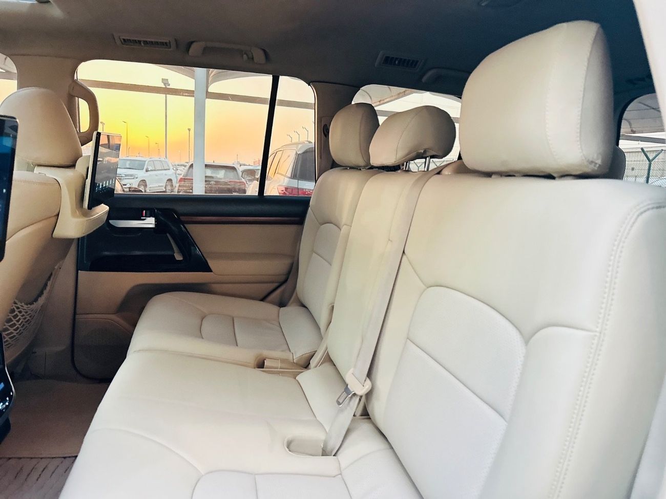 تويوتا لاند كروزر GXR 4.0L (271 HP) 4WD