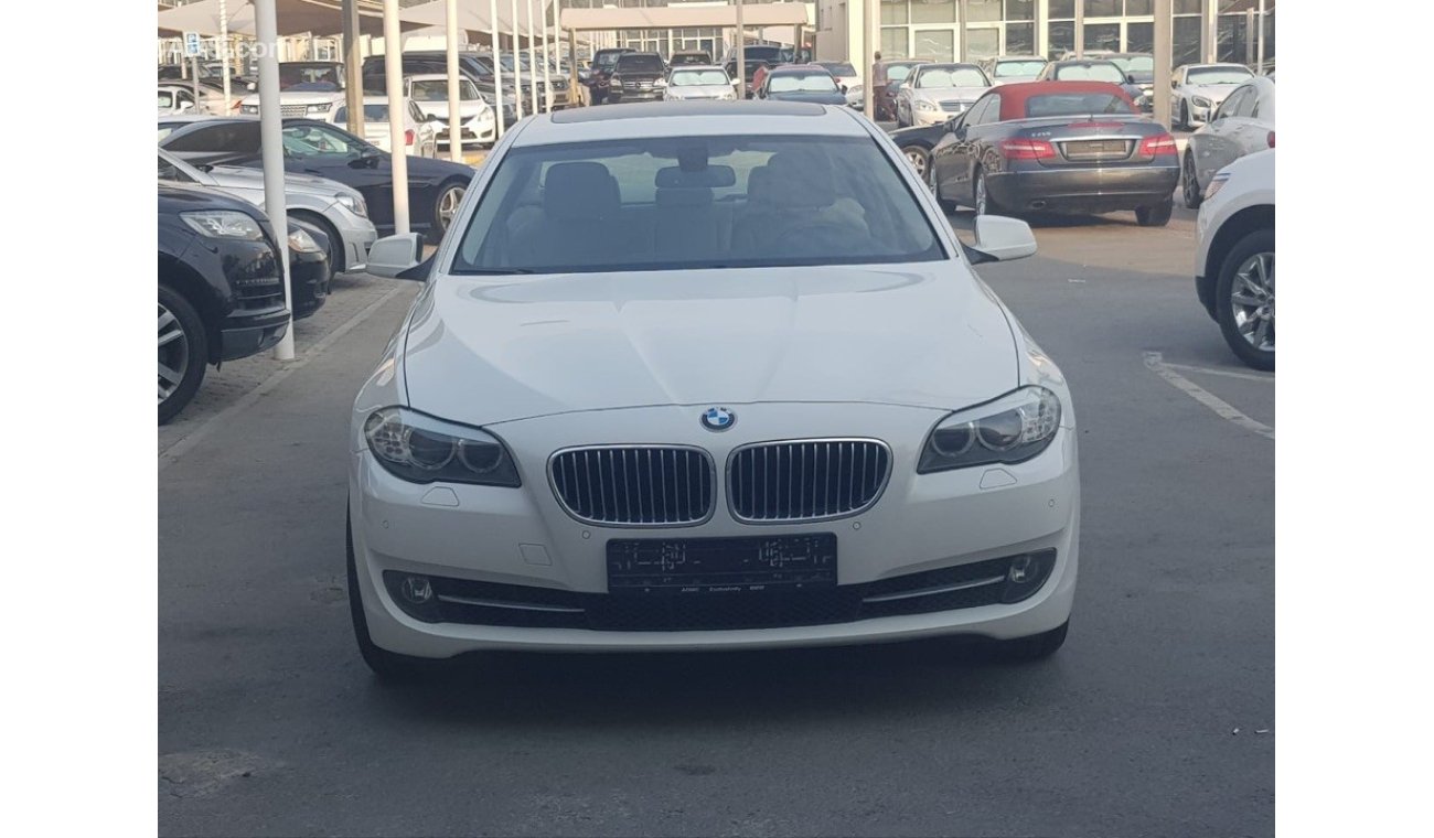 BMW 520i 2013GCC full option car prefect condition low mileage