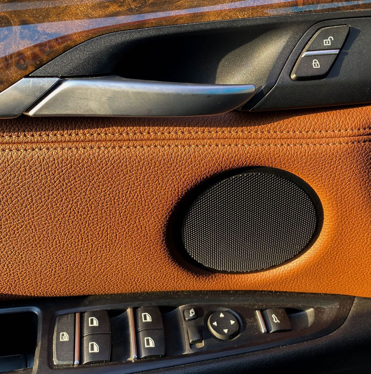 بي أم دبليو X6 50i Exclusive 4.4L BMW X6 xDrive50i 2016 – V8, 4.4L, GCC, Original Paint, Accident-Free, Excellent C