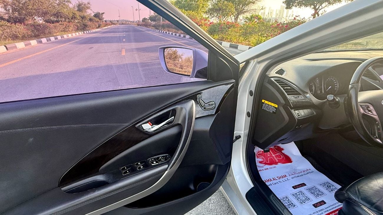Hyundai Grandeur STD (NON GCC)