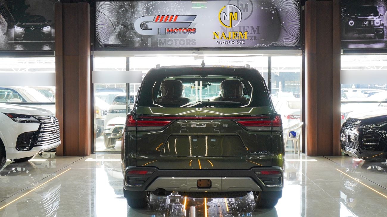 Lexus LX 700h 3.5L V6  4SEATER VIP