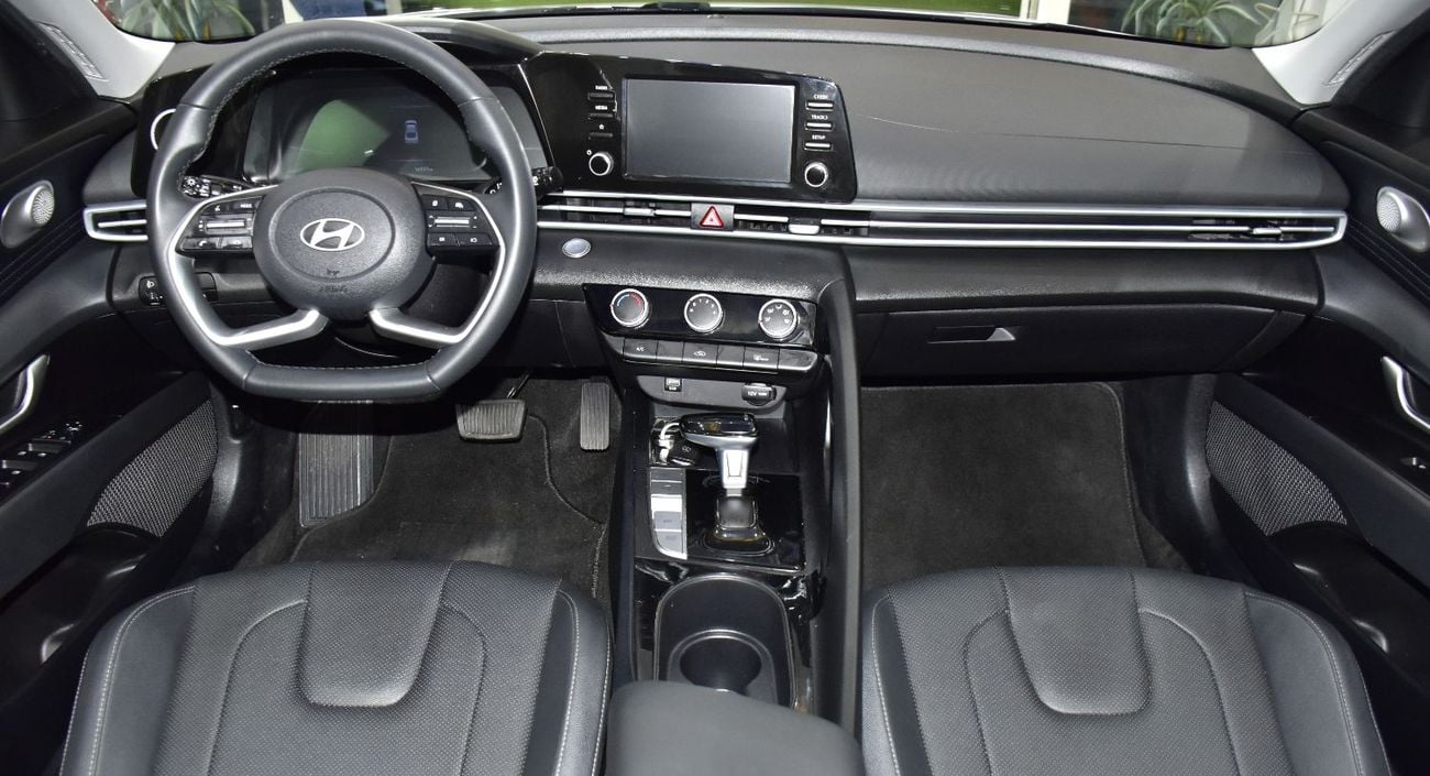 Hyundai Elantra EXCELLENT DEAL for our Hyundai Elantra ( 2024 Model ) in White Color Chinese Specs