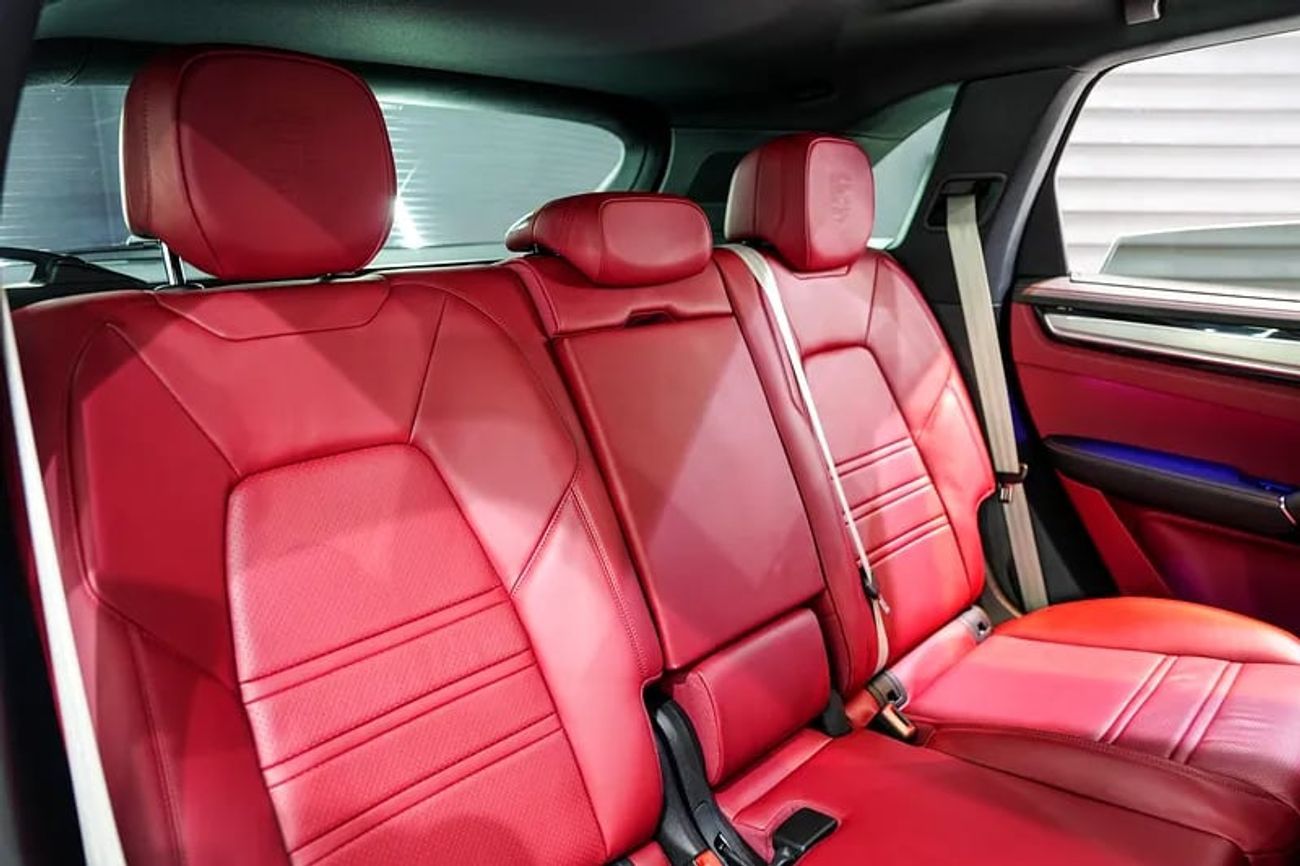 Porsche Cayenne Platinum Edition, Bose Audio, Panoramic Roof, Dealer Warranty Till 21/09/2026!