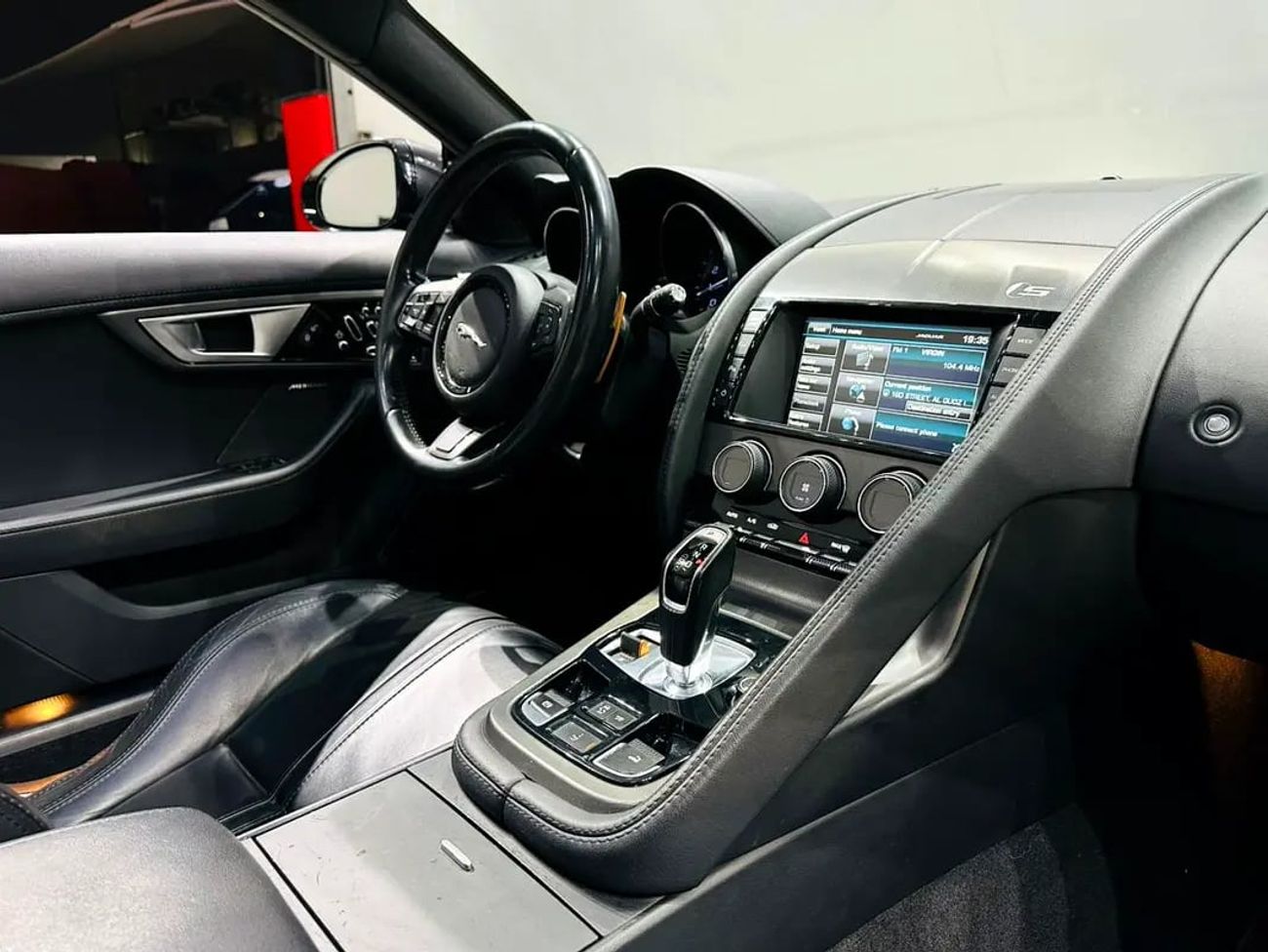 جاكوار F Type R P575 5.0L Convertible