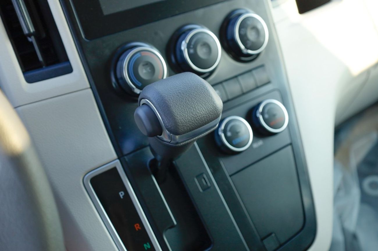 تويوتا هاياس LHD - TOYOTA HIACE BUS 3.5L PETROL V6 13 SEATER GL AUTO