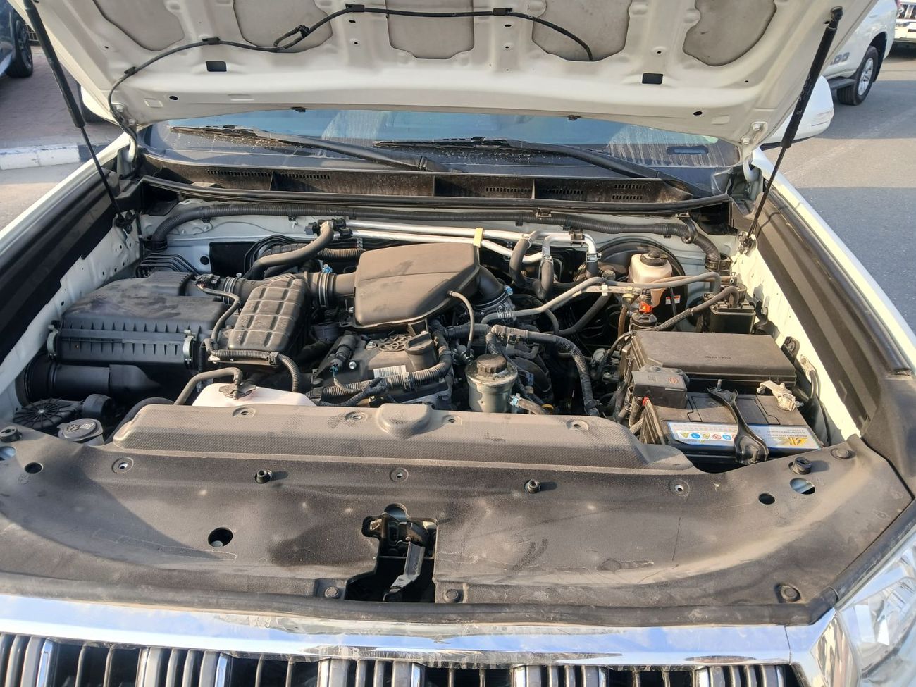 Toyota Prado Toyota prado 2022MODEL 2.7 v4 petrol Engine Colour White Transmission Automatic Interior.Begie 7seat