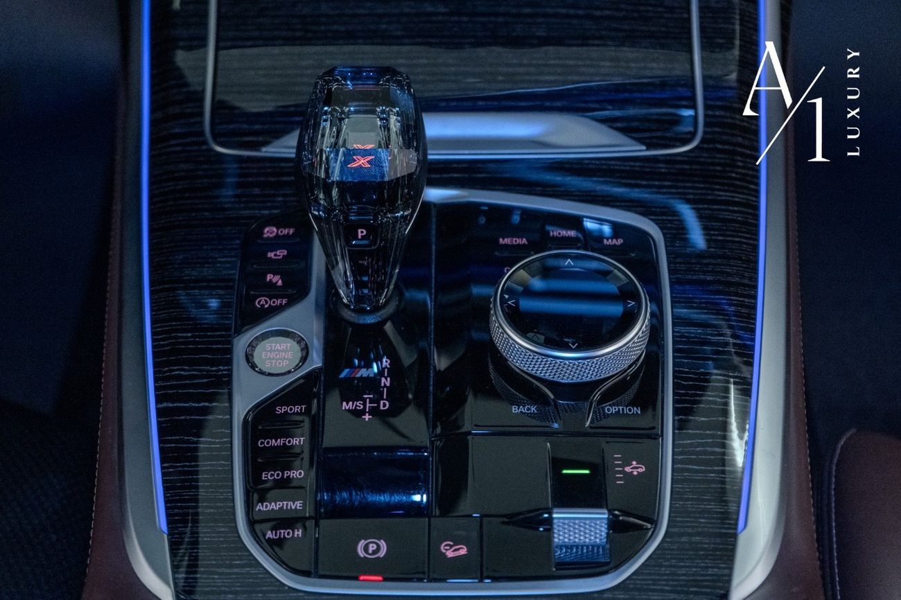 بي أم دبليو X7 M50i 4.4L (530 HP) 2022 BMW X7, Comes with Warranty, Service Contract Full Service History, GCC Spec