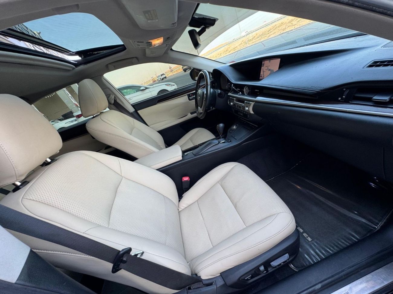 Lexus ES350 Platinum 3.5L V6 / قابل للتصدير لسوريا /  FULL OPTION / PARKING SENSORS / BLIND SPOTS / IN PERFECT C