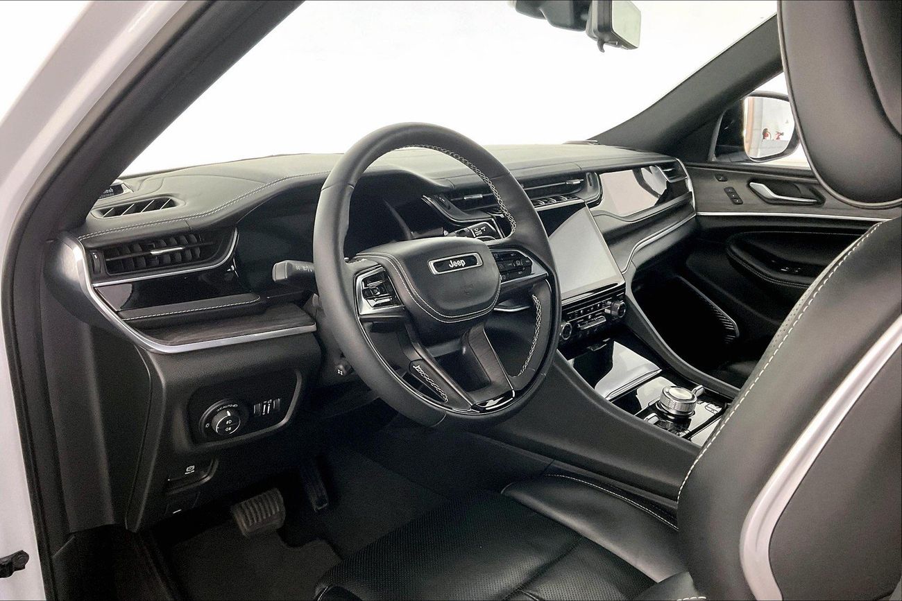 جيب جراند شيروكي Overland | شامل الضمان | 0 ﺪﻔﻋﺓ ﺃﻮﻟﻯ