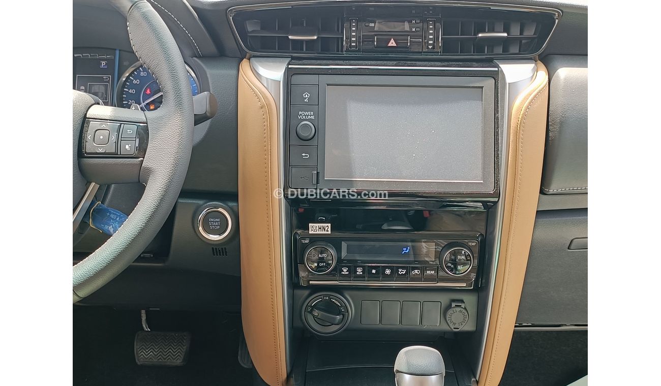 تويوتا فورتونر 2.4L V4 DIESEL, ALLOY RIMS / LEATHER SEATS / PUSH START / 4WD (CODE #  67856)