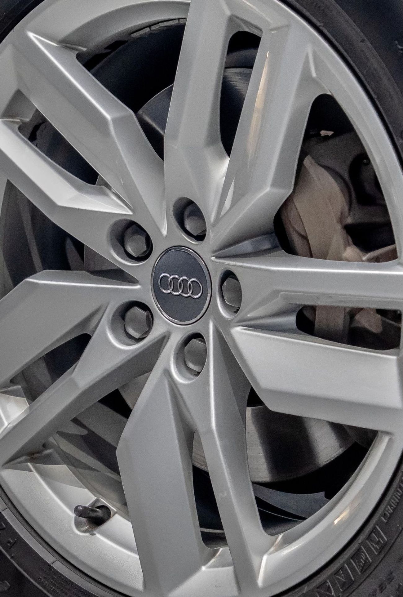 Audi Q5 45 TFSI Quattro 2.0L 1,870x60 • 0% DP • 2018 Audi Q5 45 TFSI Quattro • Warranty Available • GCC •