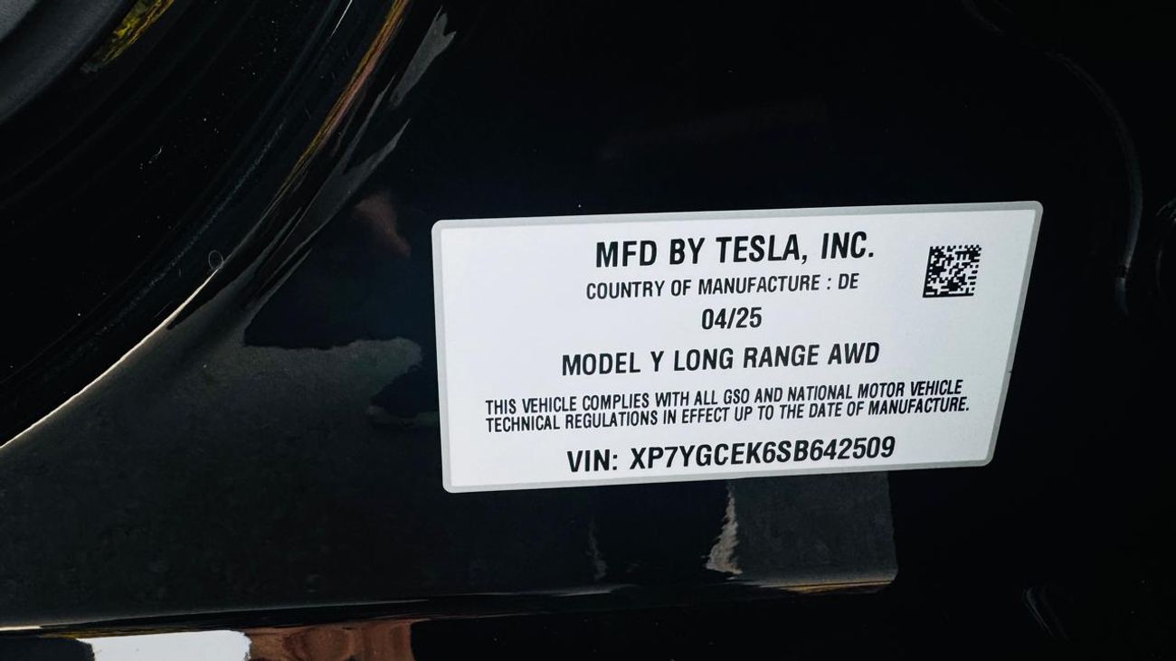 Tesla Model Y LONG RANGE AWD DUAL MOTOR 2025 GCC LOW MILEAGE WITH TESLA AGENCY WARRANTY & FULL SELF DRIVE ENHANCED AUTO PILOT