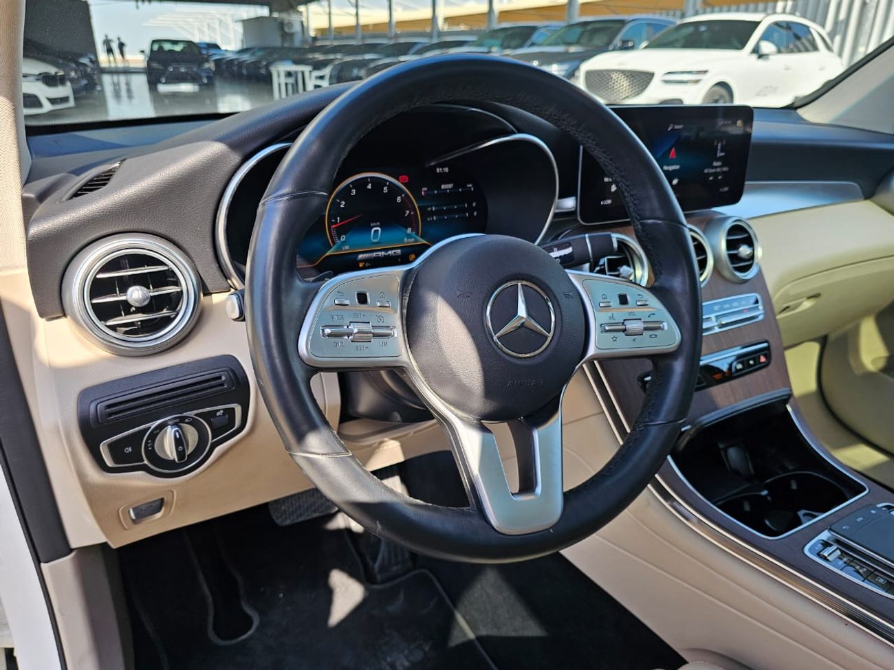 مرسيدس بنز GLC 300 4MATIC 2.0L