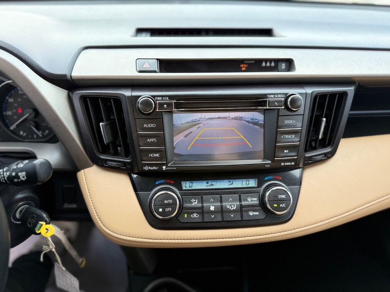 تويوتا راف ٤ XLE, leather seats, sunroof ,push start