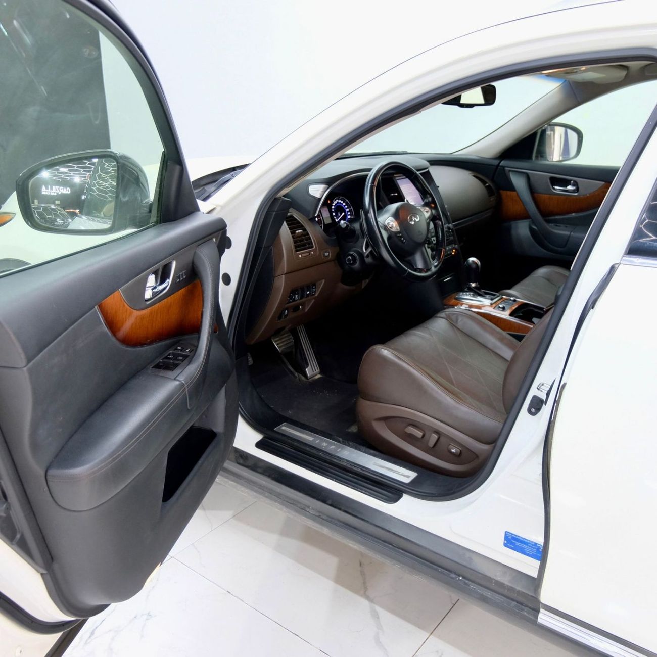 Infiniti QX70 Infiniti QX70 2018 | GCC Specs | Original Paint