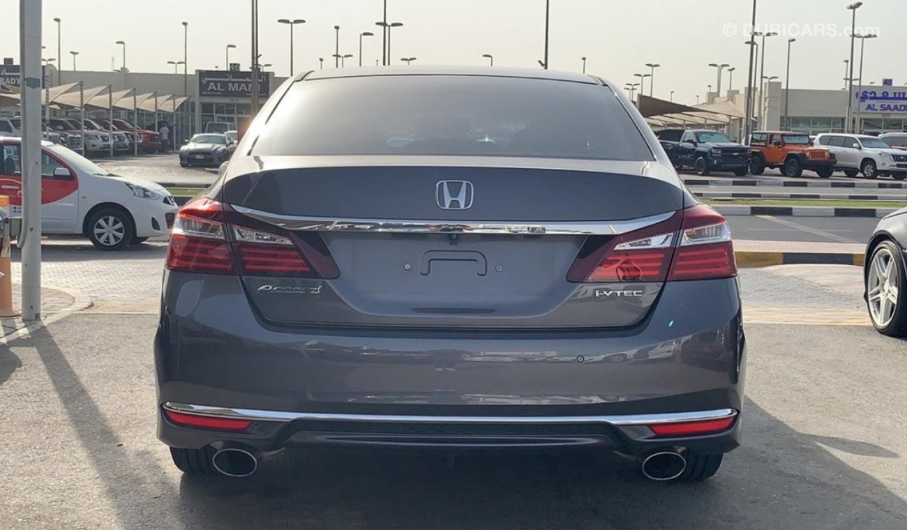 هوندا أكورد Honda Accord 2017 Original Paint with Sunroof service in agency Ref# 429