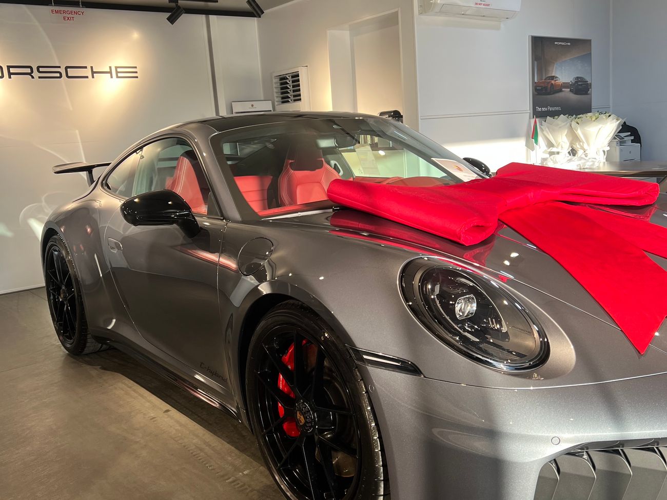 بورش 911 GTS 3.6L (540 HP) Coupe