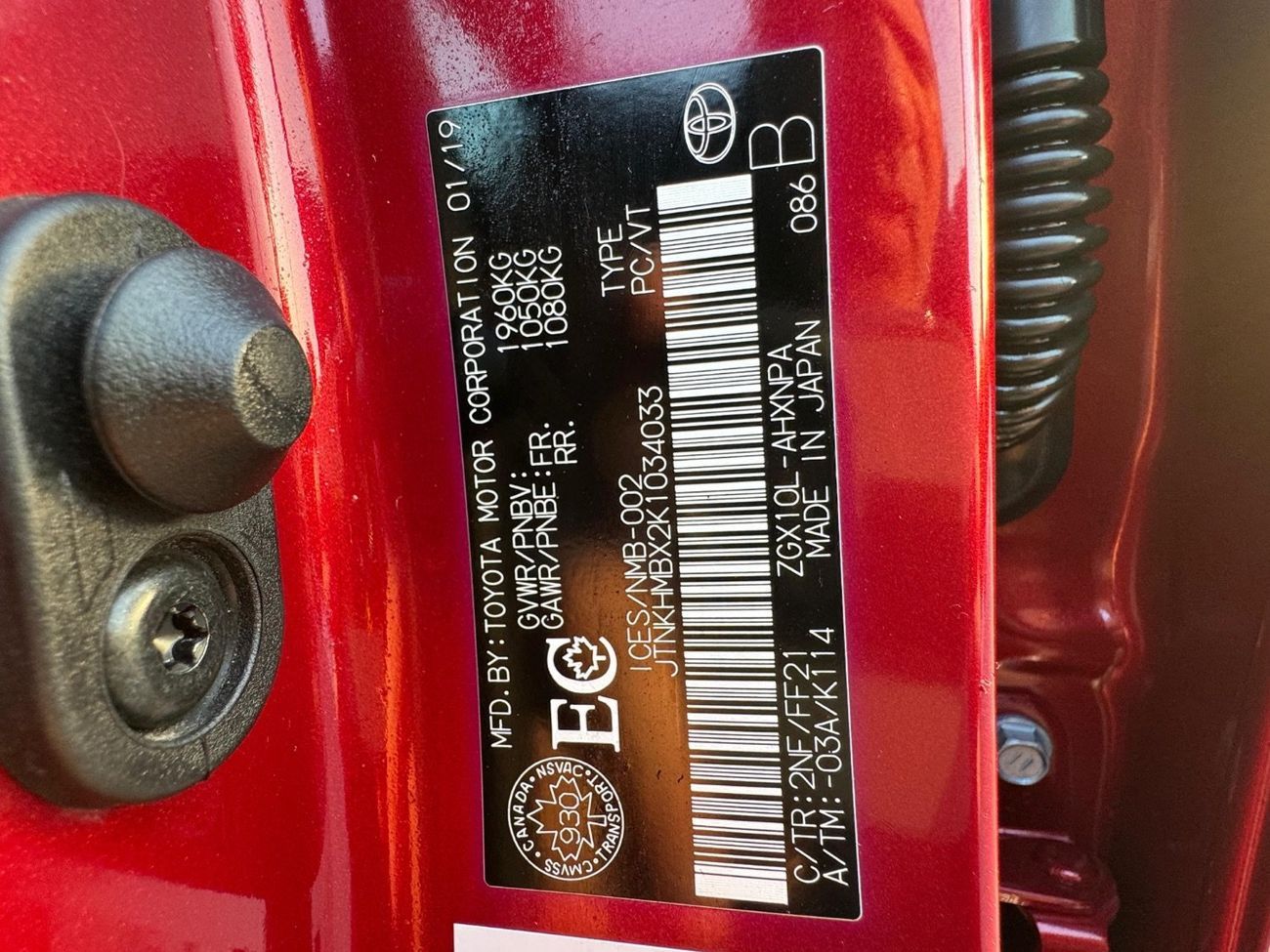 تويوتا CHR 2019 LIMITED KEYLESS AWD 2.0 CANADA SPEC