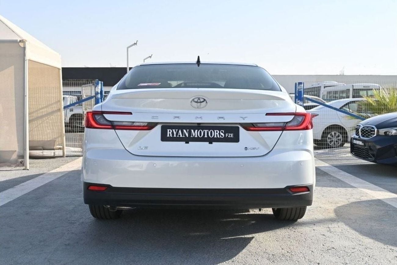 Toyota Camry LE HEV Toyota Camry LE 2.5L Hybrid, Model 2025 Color White (Export Price)