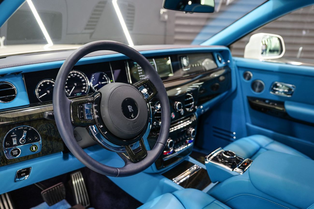 Rolls-Royce Phantom Std 6.8L 2018 Rolls Royce Phantom, Two-Tone Exterior, Rear Entertainment, Bespoke Audio, GCC Specs!!