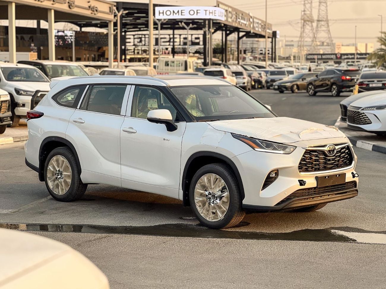 تويوتا هايلاندر LTD HEV 2.5L - EXPORT ONLY