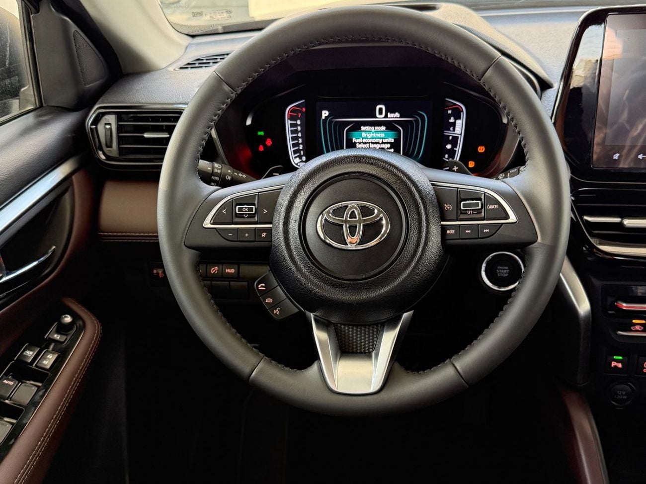 تويوتا أوربان كروزر URBAN CRUISER GLX 1.5 PANORAMA **EXPORT ONLY**التصدير فقط خارج الخليج***