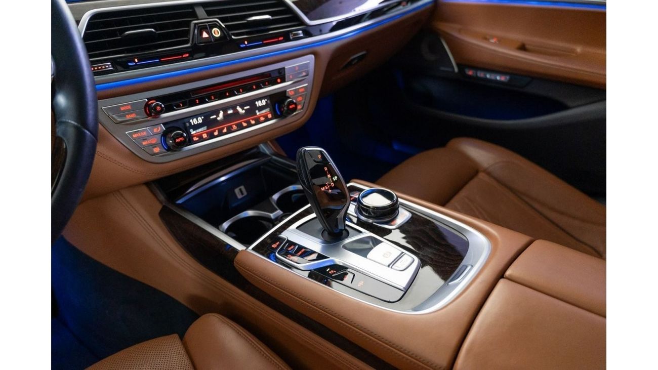 BMW 750Li Luxury Plus 2017 BMW 750Li 4.4L V8 / Full BMW Service History & BMW Service Contract