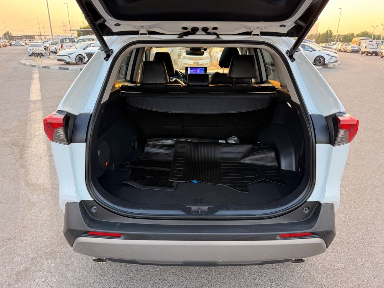 تويوتا راف ٤ 2023 TOYOTA RAV4 LIMITED FULL OPTIONS IMPORTED FROM USA