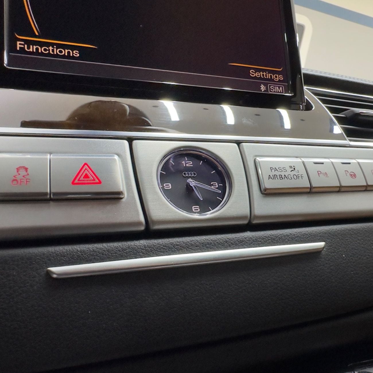 Audi A8 L 60 TFSI quattro Rear Package 4.0L