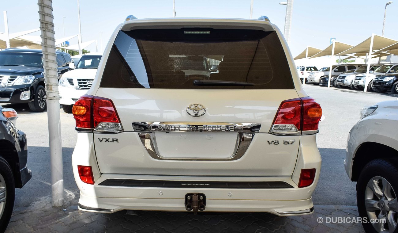 Toyota Land Cruiser VXR V8