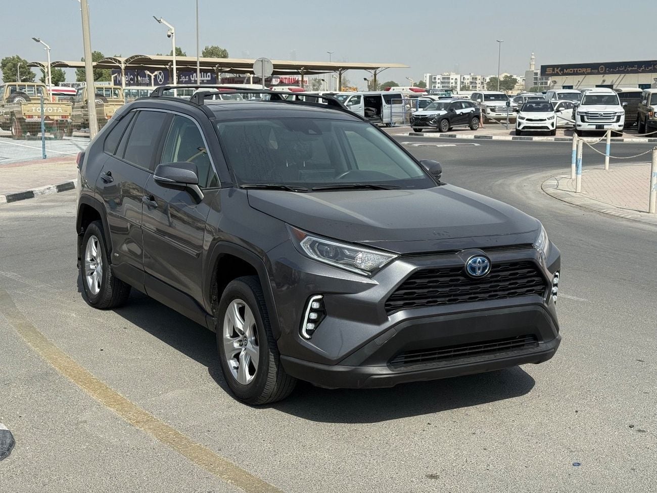 تويوتا راف ٤ XLE 2.5L