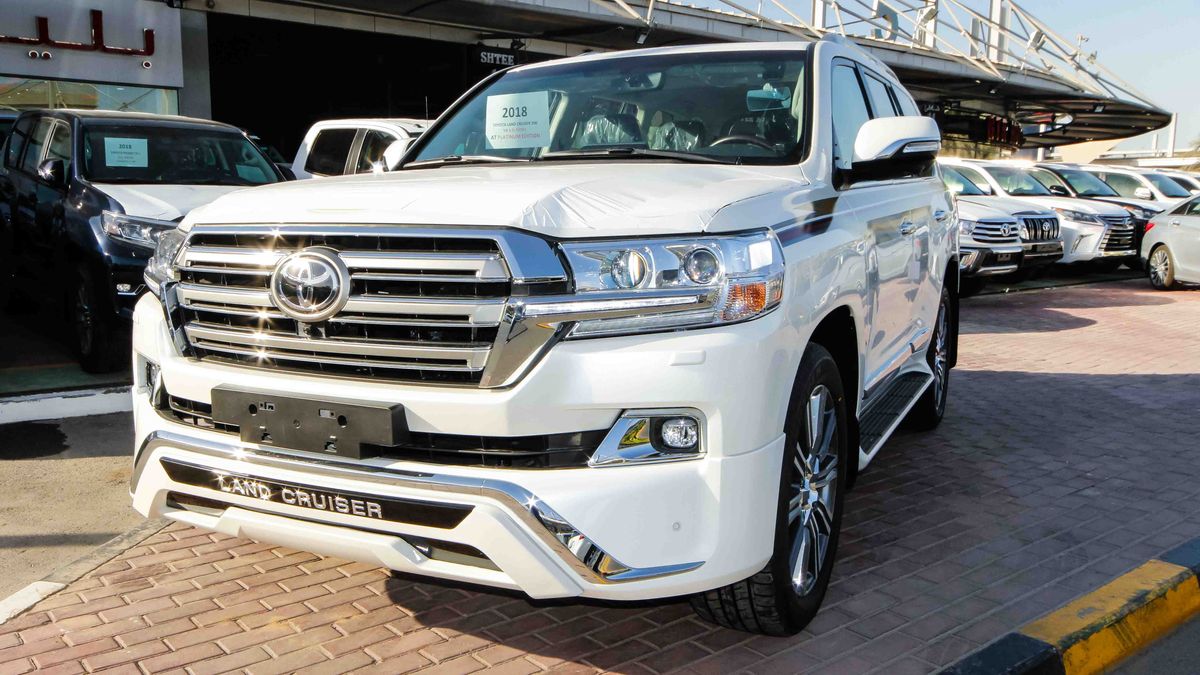 Toyota Land Cruiser V8 Diesel Platinum Edition for sale. White, 2018