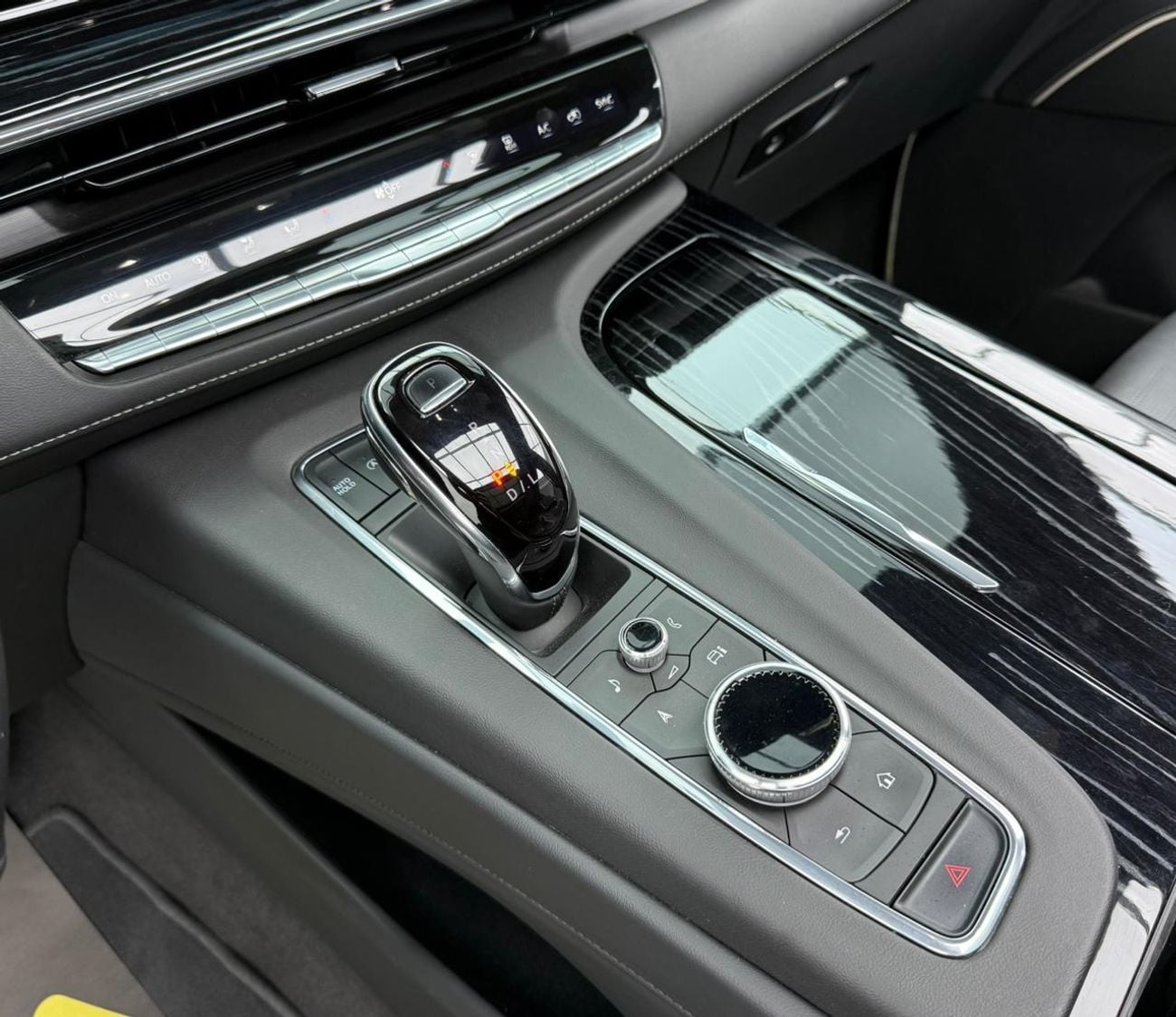 Cadillac Escalade 2023 Cadillac Escalade Sport, 2028 Cadillac Warranty + Service Pack, 8 Seater, Fully Loaded, GCC