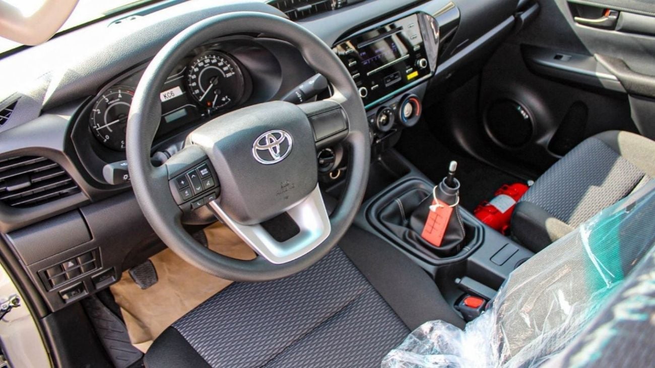 Toyota Hilux TOYOTA HILUX 2.4L (Export Only)
