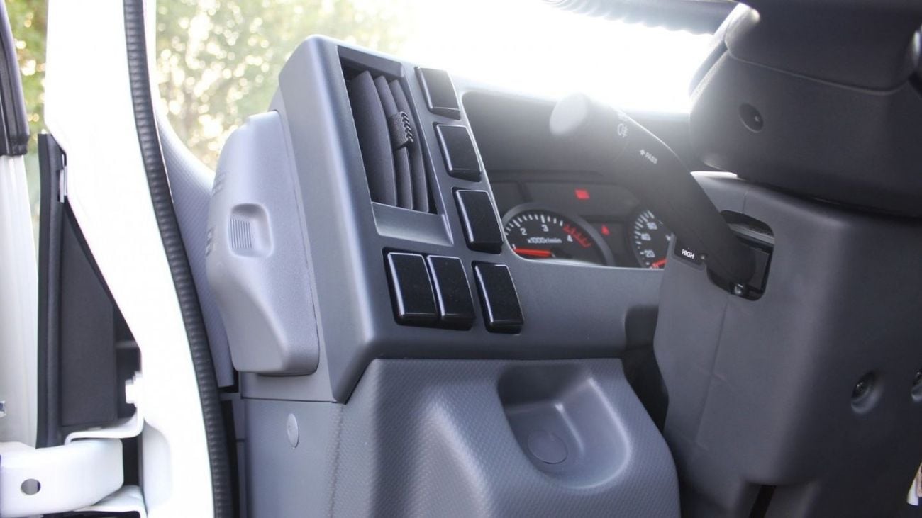 Isuzu NPR 71L 4.6L LWB Cab Chassis MT 2023YM