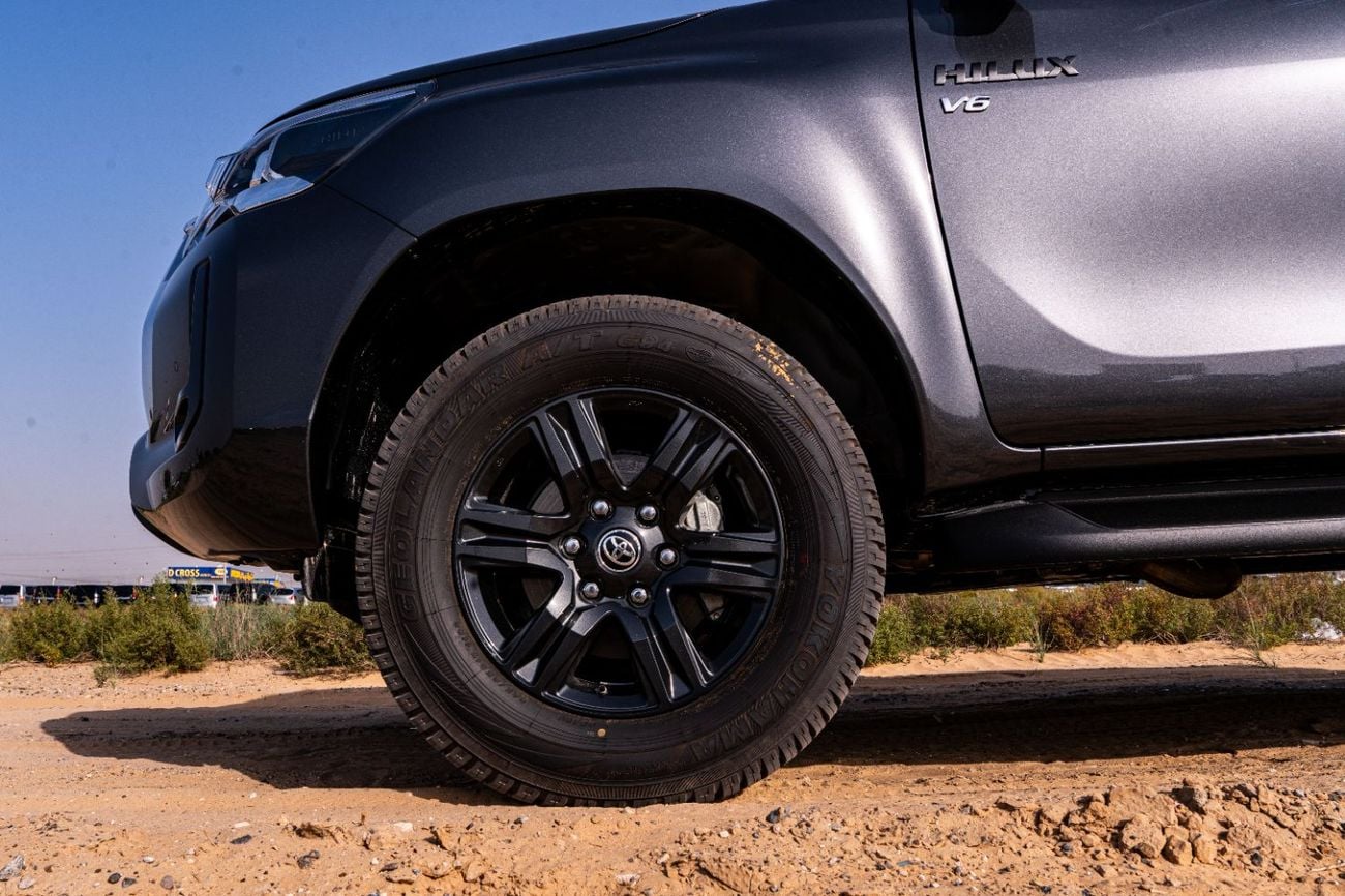 تويوتا هيلوكس Toyota Hilux  4.0-l 4WD pickup  2026 4-door cabin, automatic,